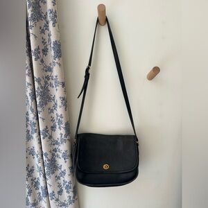 Black Coach Crossbody Leather Bag (vintage)